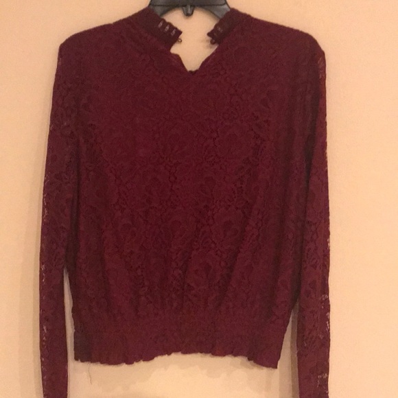 Brand new Romeo & Juliet Couture lace blouse - Picture 4 of 6